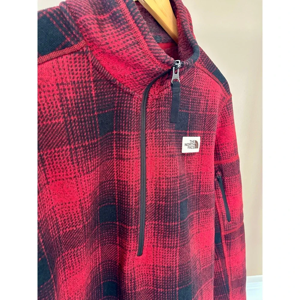 The North Face Mens Red Black Plaid Quarter Zip Fleece Pullover Jacket Size M